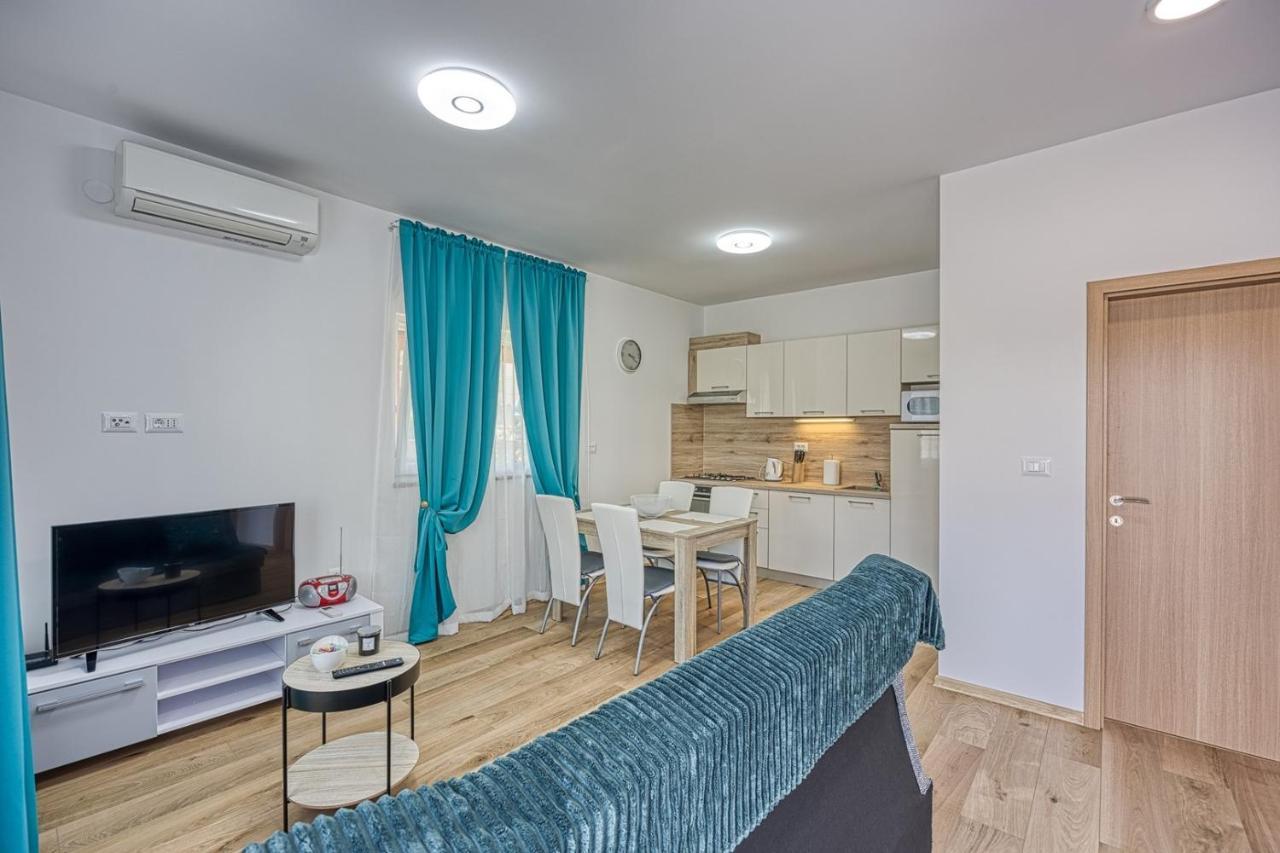 Porec-jug Apartment *